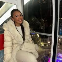 Professional Female seeks a double room Main Photo