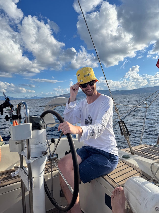 31yo looking for short term until June Main Photo