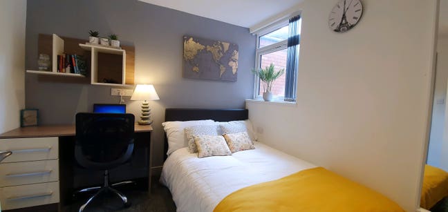 Ensuite room, bills inc (including council tax)  Main Photo