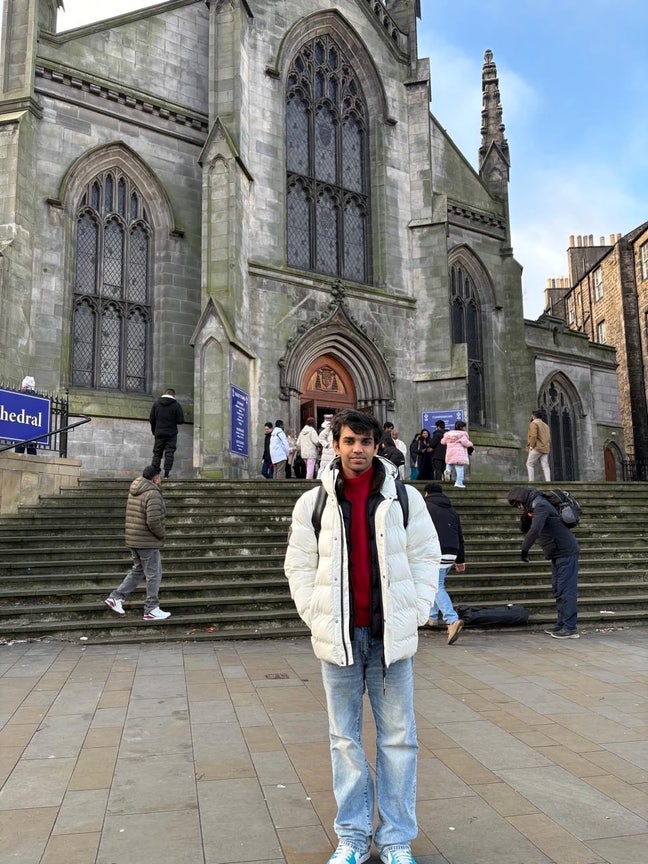 I am a male aged 23. I am looking for a doubl... Main Photo