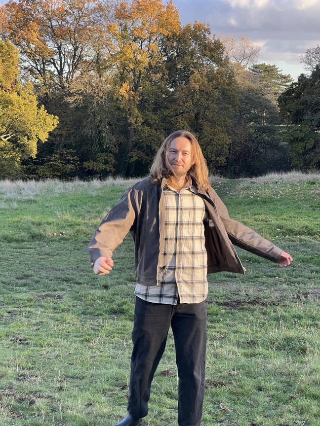 Professional seeks a double room North London Main Photo