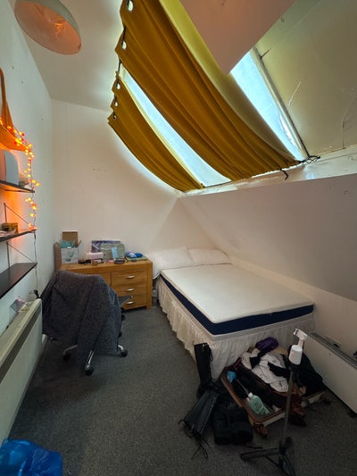 Room in Creative Building - Studio Time Included Main Photo