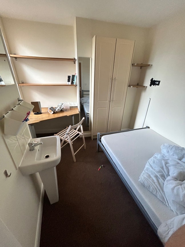 Student Room for Rent - Ormskirk Main Photo