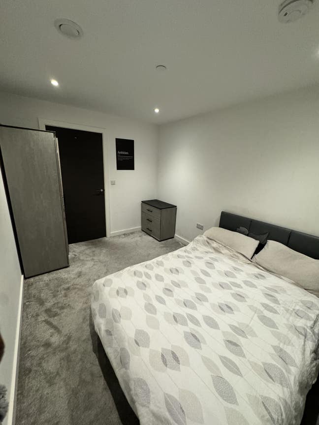 Double Room available  in Salford (Dock 5) Main Photo