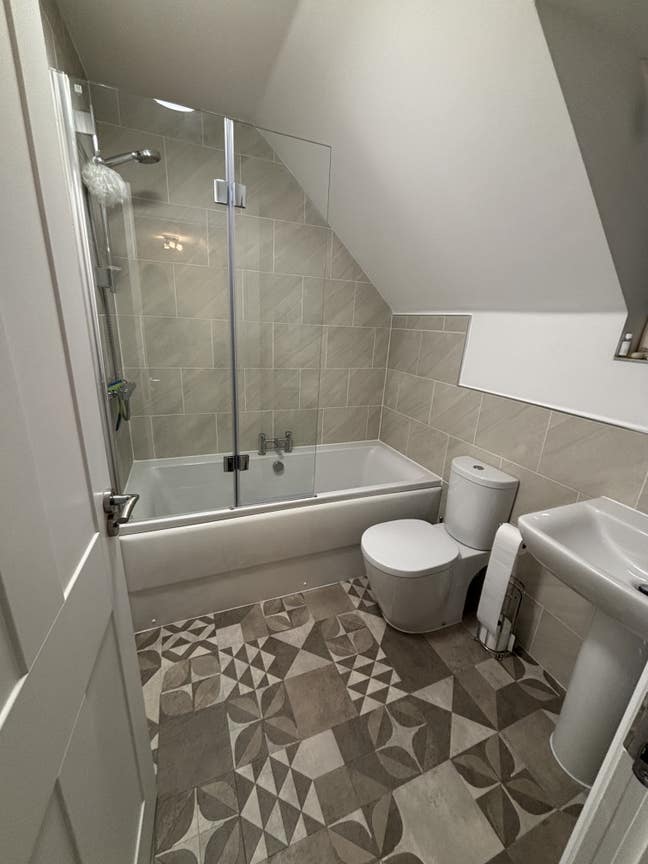 Large Double room with ensuite Main Photo