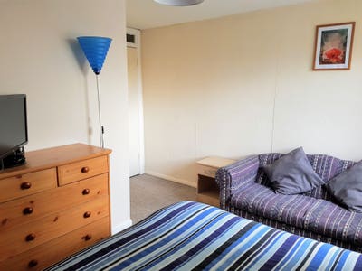 Double room in .Cambuslang,Glasgow. Main Photo