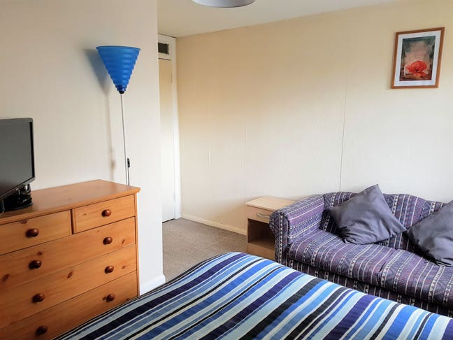 Double room in .Cambuslang,Glasgow. Main Photo