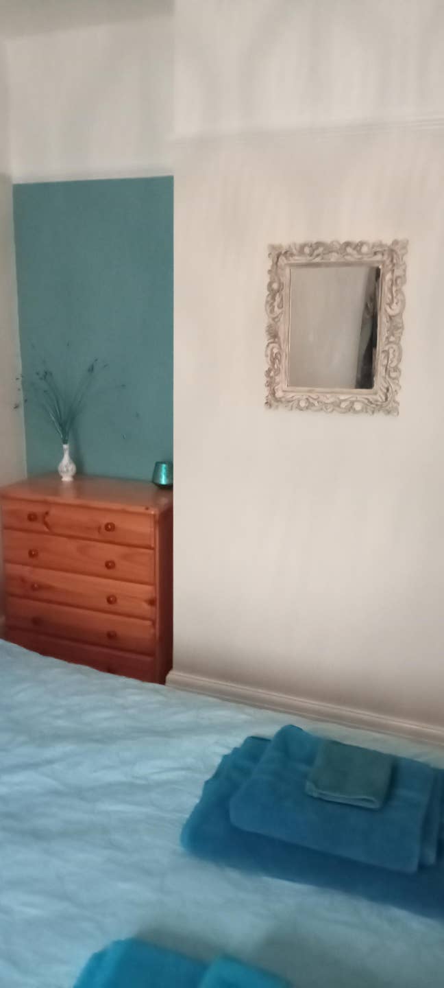 Non judgemental, smoking house Main Photo