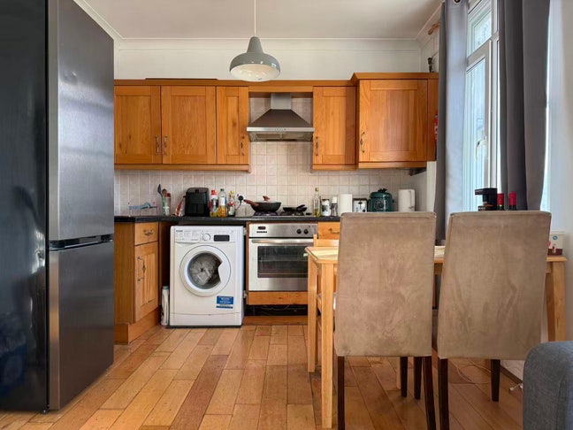 2b1b highgate rent it out/ short term considered Main Photo