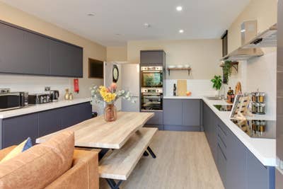 Ensuite Room That Feels Designed. Not Decorated. Main Photo