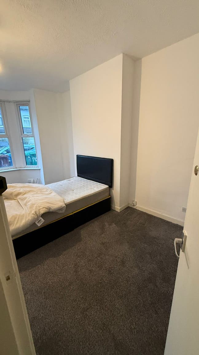 2-bed flat available in M8 0AB Main Photo