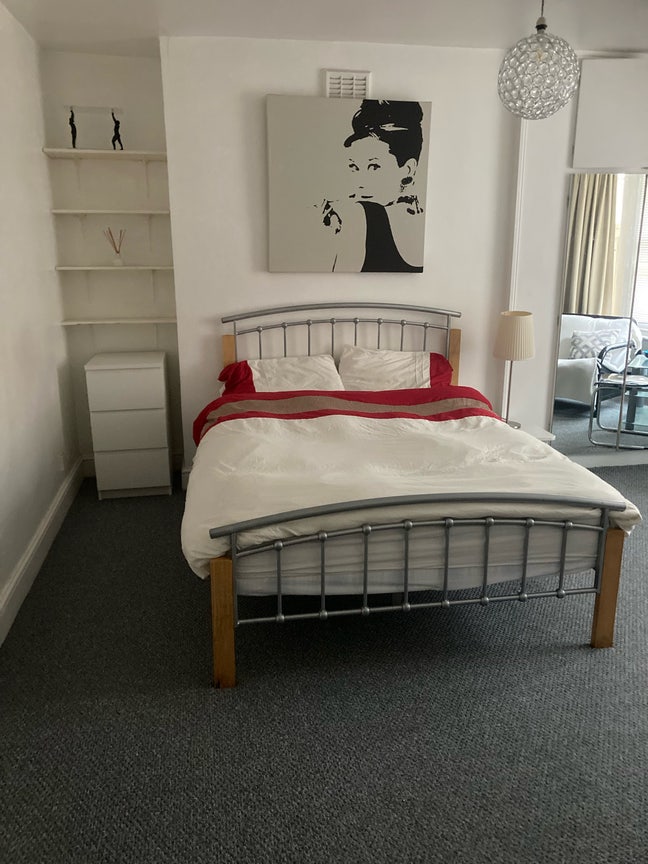 Spacious double room in  Maida Vale Main Photo