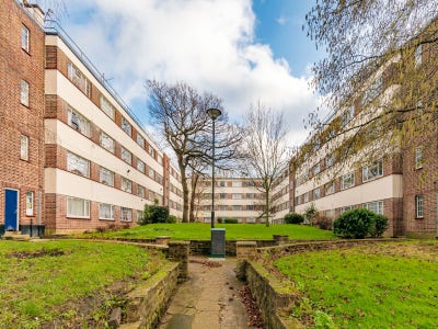 Hayes court, Clapham Main Photo