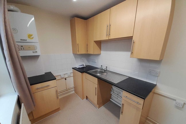 Spacious 2-bed | Property Guardian | Zone 2 Main Photo