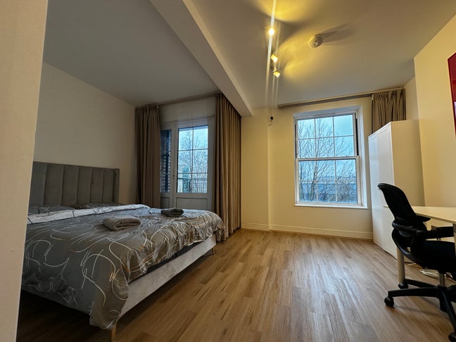 Luxury Two-Bedroom Apartment with Panoramic Views Main Photo