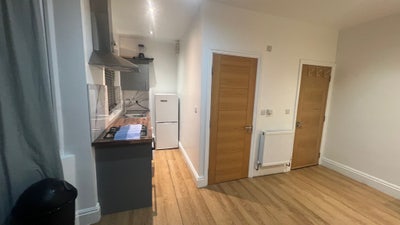 Studio Flat For Rent Main Photo