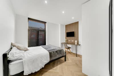 En-suite rooms in a beautifully refurbished flat Main Photo