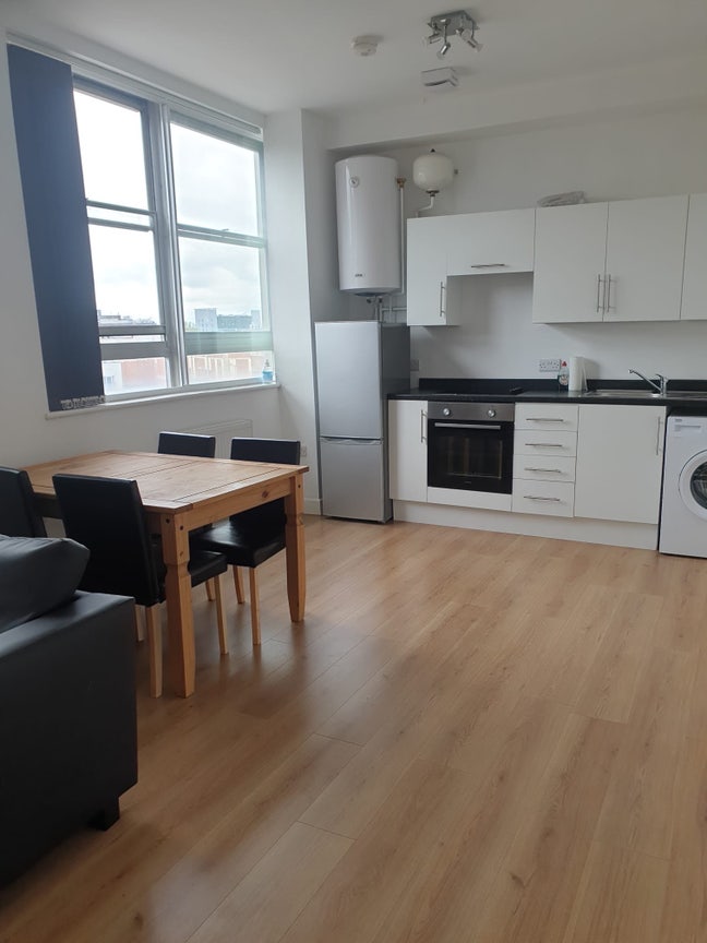 1-Bedroom Apartment for Rent – Swindon Town Centre Main Photo