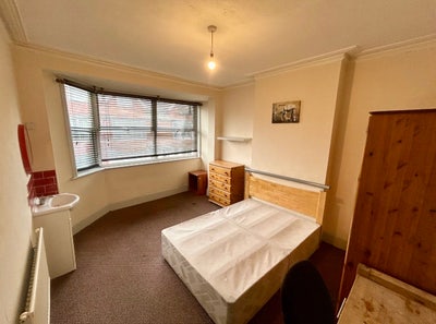 Double room in Town Centre location *Bills inc* Main Photo