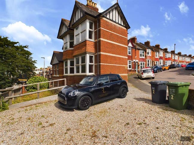 Room for Rent in Exeter Main Photo