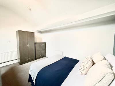 Move-In Ready Rooms, Sheffield Road Main Photo