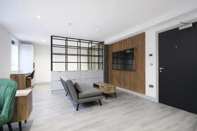 Available Now Xl One Bedroom Studio Apartment Main Photo