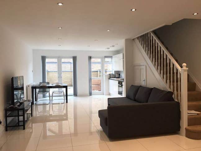 🚨 En-Suite Double for Professionals – Canada Wate Main Photo