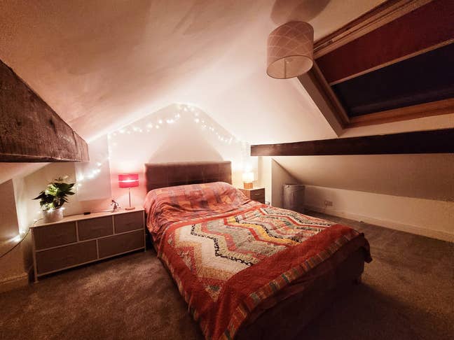 Cosy Attic Room Main Photo