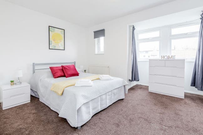 Spacious Double Bedroom In South Ealing W5 Main Photo