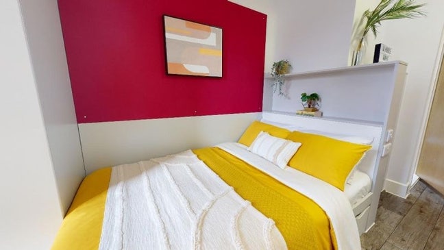 Bronze En Suite Plus at Castings  Main Photo