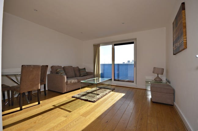 1 Double Bedroom Apartment - E16 Main Photo