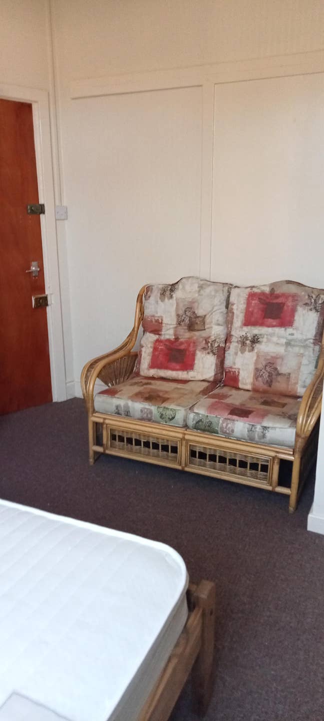 En-suite Studio room to let in Wellingborough Main Photo