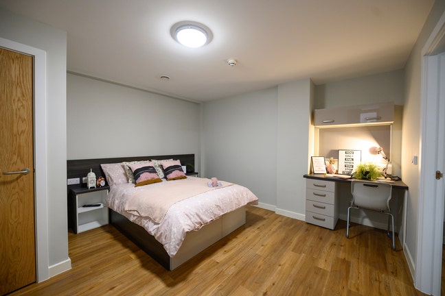 One Bed Apartment | Sheffield City Centre Main Photo