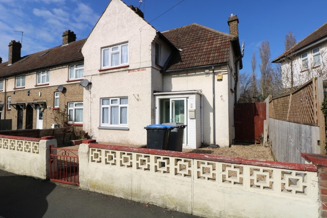 Large three bedrrom House Main Photo