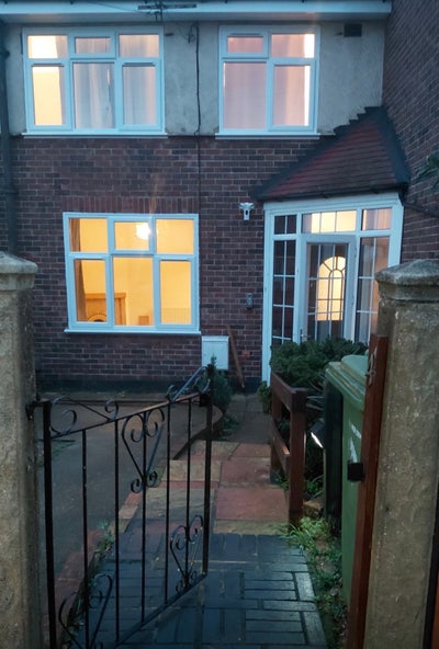 Large sharing house - 2 rooms available Main Photo