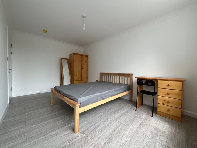 A nice big room for rent  Main Photo