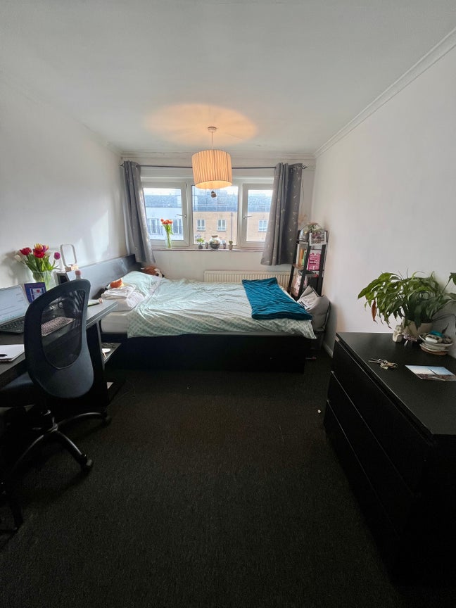 Large double room in Stratford  Main Photo