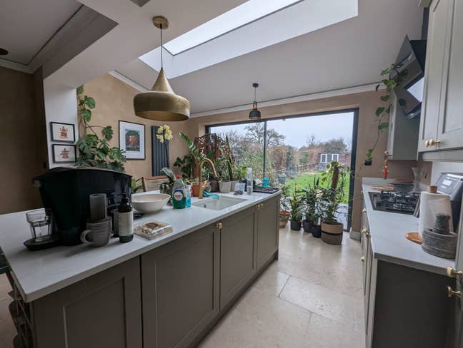 New Double Room in Renovated Home (All Bills Inc)  Main Photo