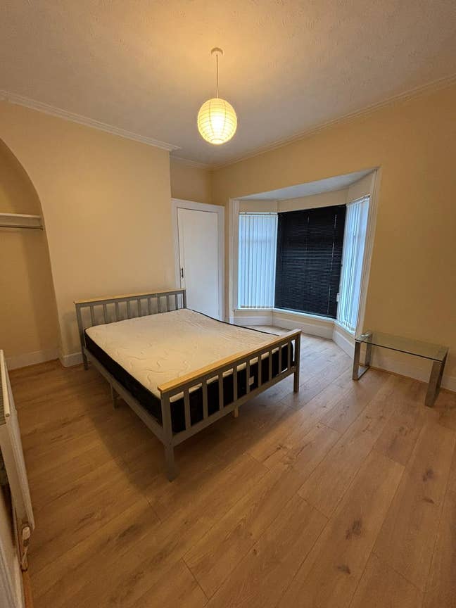 4 Double rooms is available for rent in - L21 8JW Main Photo
