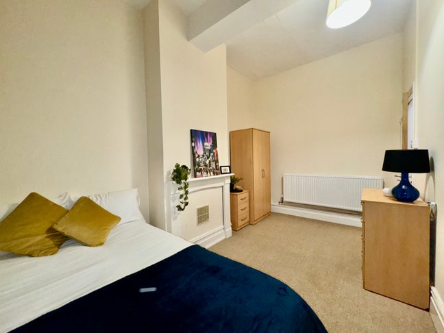 Double Room With Bills Inc - Short  Or Long Term  Main Photo