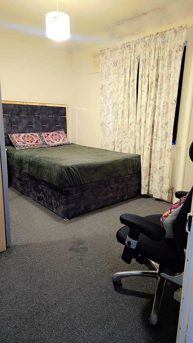 Spacious Furnished Double Room Available For Rent Main Photo