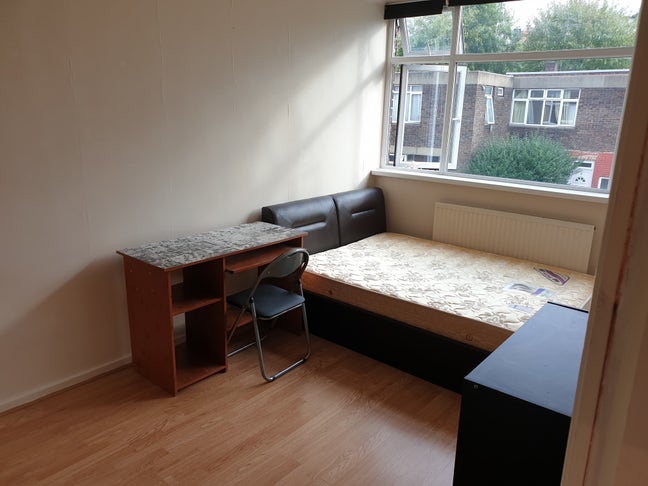 Large double Room Main Photo