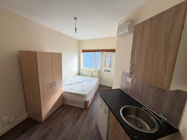 DSS-Studio Flat Available in Bellingham SE6 Main Photo