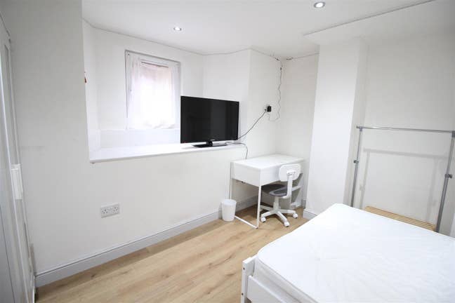 6 Bedroom House Share in Lenton Main Photo