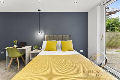 Large High Specification Studio in Pittneys PE4 Main Photo