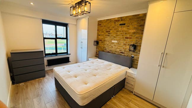 Luxury 2-Bedroom Apartment in Mile End Main Photo