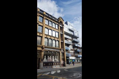 Double Room Available in Modern 2-Bed Apartment Main Photo