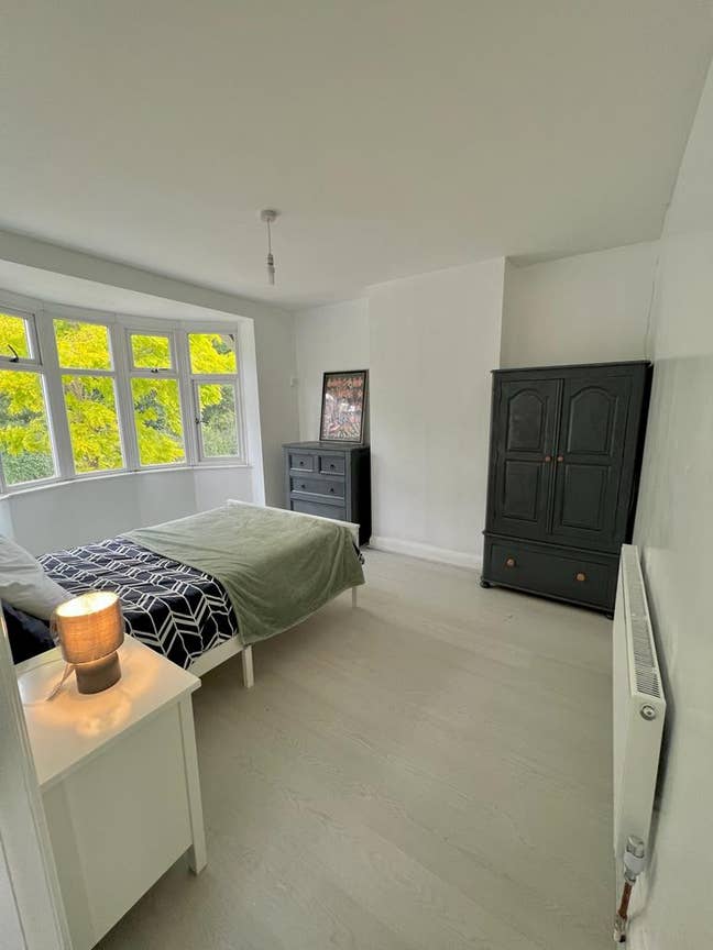 1 x large double bedroom *refurbished+bills incl.* Main Photo