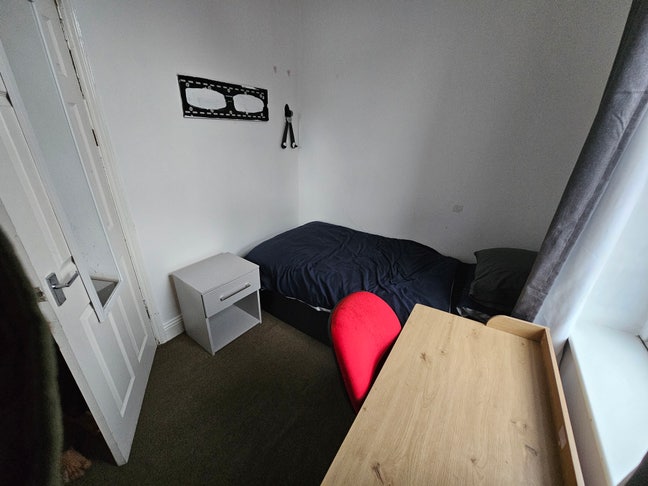 Single room for rent in a shared house Main Photo