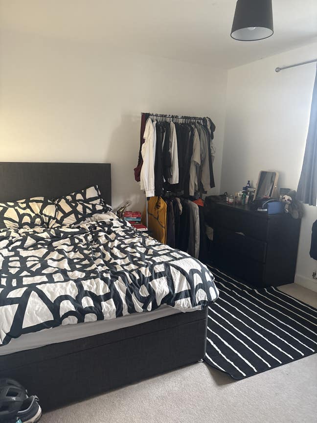 Lovely double room in peaceful location  Main Photo